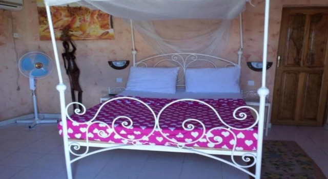 Les Cristaux Roses, Book Hotel Niaga Rufisque-Bargny