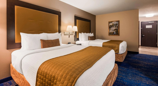 Четырёхместный номер Standard Best Western Plus Portland Airport Hotel & Suites