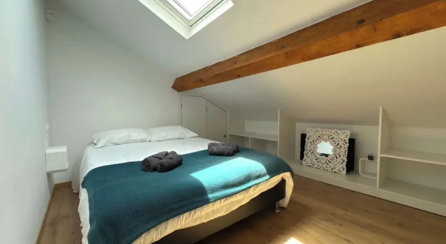 Coastal Comfort - Large Home Near Sea