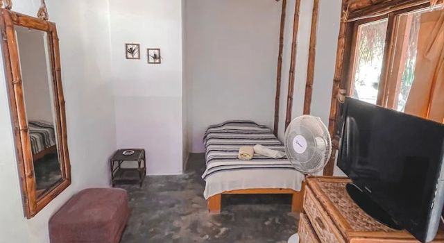 Standard Twin room with balcony Naif Rustic & Ecologic Lodge
