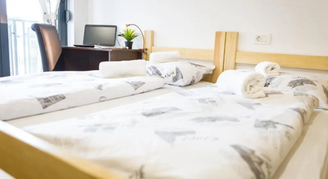 Standard Doppel Zimmer mit Balkon Hostel Moving