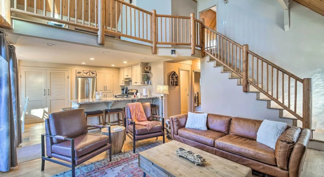 Коттедж Lake Arrowhead Cabin w/ Balcony, Near Trails