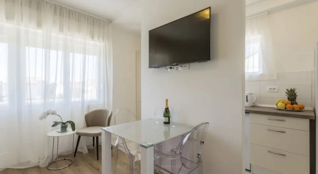 Студия Comfort Mise Luxury Apartments