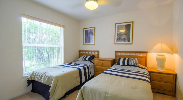 Коттедж Spacious Modern Pool Home, Family & Golf Trips - 4727 4 Bedroom Home by RedAwning