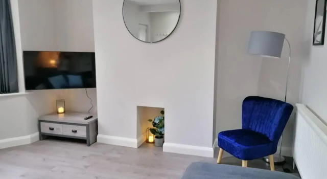 Newly Extended 3 Bed Family home Near Graves Park, Забронировать Отель Отели Шефилд с парковкой, рядом с The Play Arena, Парковка