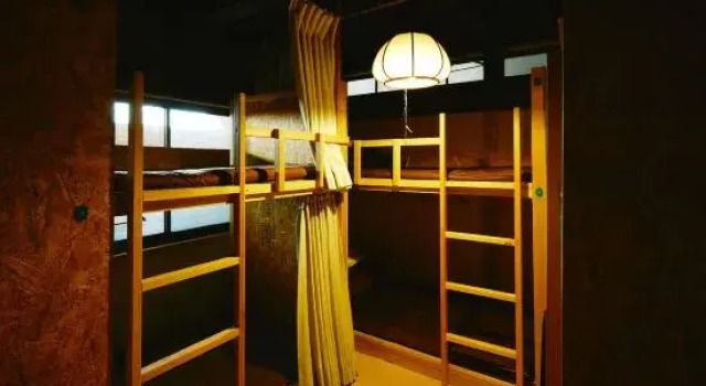 Кровать в общем номере Hostel&Bar CAMOSIBA