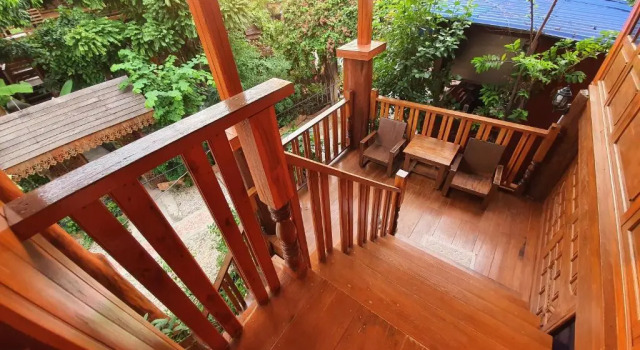 Полулюкс Kanechas Home Lampang
