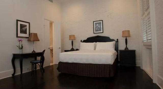 Номер Deluxe с балконом Hotel Royal New Orleans