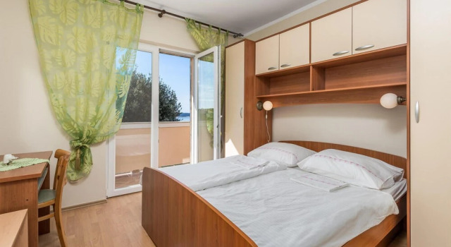 Stunning Apartment in Supetarska Draga With Sauna, Wifi and 2 Bedrooms