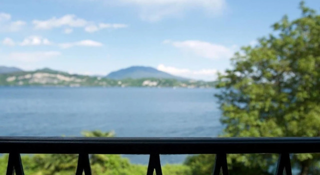 Stresa Apartment With Private Access to Beach, Забронировать Апартаменты/квартира Отели Пьемонта с бассейном, Бассейн