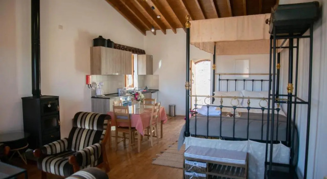 Studio mit Balkon Cleos Inn