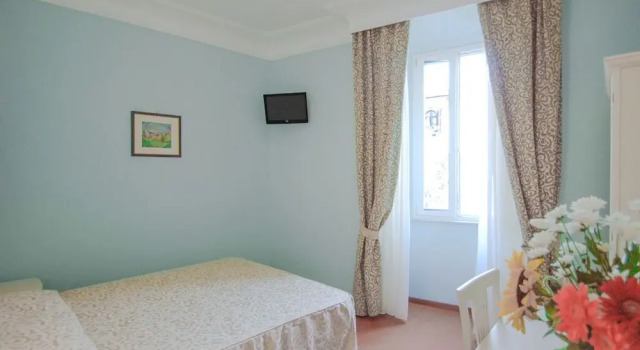 Adriana  Felice, Prenota Hotel Roma Lazio