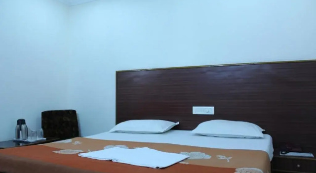 Hotel Darshan, Book Hotel Bistupur 