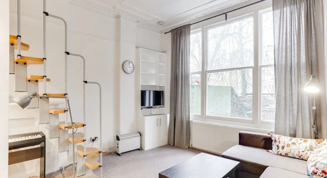 Bright 1BR in Earls' Court W/patio