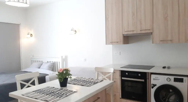 Sun sea B102 apartment by the beach, Boek Appartement Agios Tychonas 