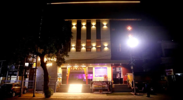 Hotel Bhagyaraj Palace - Best Hotel In Kanpur, Забронировать Отель Канпур штат Уттар-Прадеш