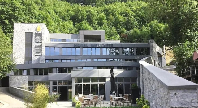 Hôtel WELLNESS EAU DE ROCHE Durbuy, Забронировать Отель Отели в центре Дюрбюи, в центре