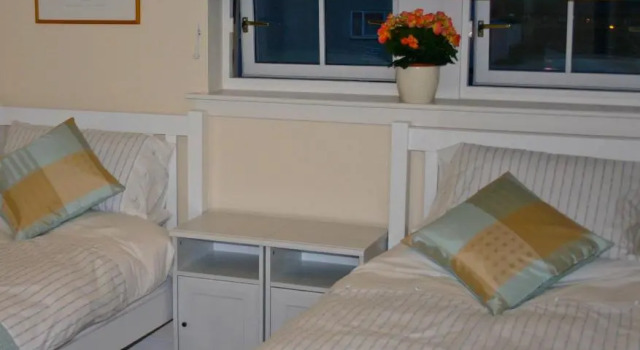 No 10 Royal Apartments, Prenota Appartamento Hotel a Lothian con parcheggio, Parcheggio