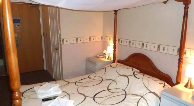 Funky Towers, Забронировать Отель Отели Ланкашир 3 звезды, 3*