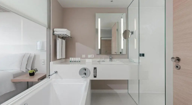 Двухместный номер Classic Atrium The Westin Hamburg Elbphilharmonie