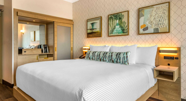 Двухместный номер Cambria Hotel Fort Lauderdale Beach