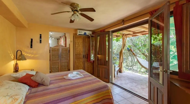 Двухместный номер Standard с красивым видом из окна Villa Mango B&B