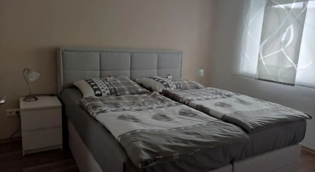 Ferienwohnung Mai, 63qm, Забронировать Отель Отели Плеттенберг с парковкой, Парковка