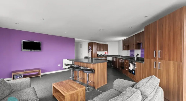 8 Bed Apartment @ Derriford Stays by Pureserviced, Varaa Huoneisto Asunnot kohteessa Merseyside, Huoneisto