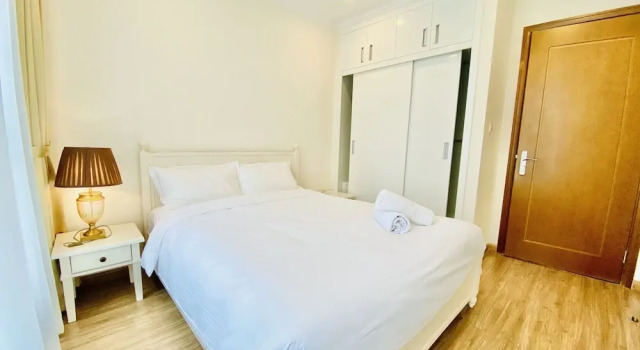 Апартаменты Deluxe с 3 комнатами с балконом и с видом на город Vinhomes Luxstay Apartment