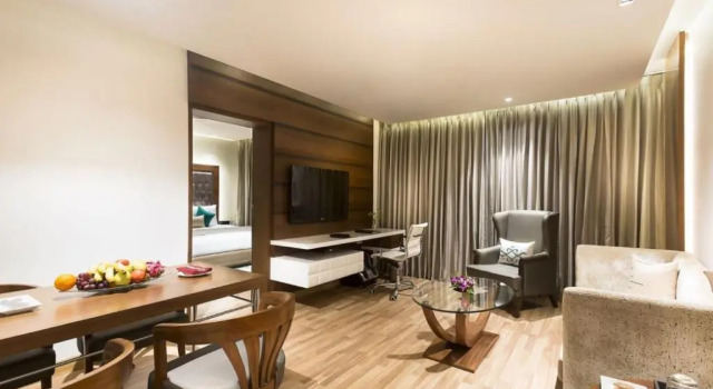 Люкс Deluxe Grand Chennai by GRT Hotels