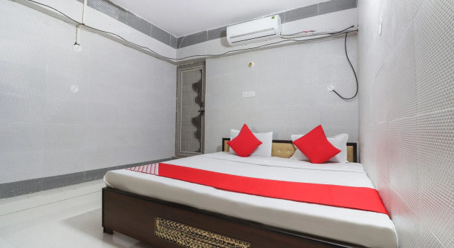 OYO 44637 Upasana Guest House