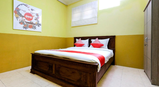 Suite OYO 338 Guest House Omah Manahan