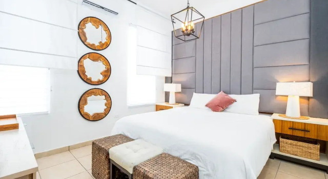 24 Atlantic Place by Stay with Bear, Забронировать Дом для отпуска Коттеджи Сан-Хуан, рядом с Barbosa Park, Коттедж