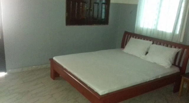 Couba Club, Boek Hotel Douala Wouri