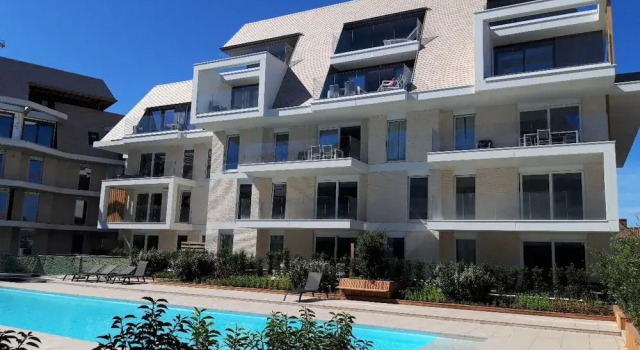 Huswell - Family-friendly Apartment in Nieuwpoort With Shared Summer Pool