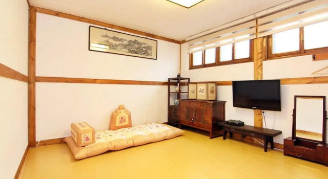 Семейный номер Standard Bukchon Sarangchae Hanok Guesthouse