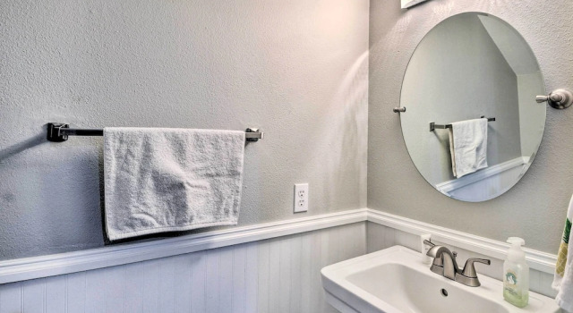 Апартаменты с 3 комнатами с балконом New Smyrna Beach Townhome, Walk to Bay Access