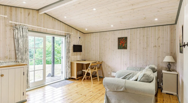 Lakeside Cabin