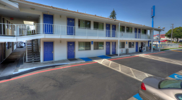 Motel 6 Tigard, OR - Portland South - Lake Oswego