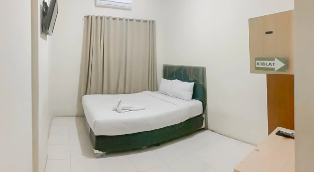 Zleepy Pondok Avicenna RedPartner, Book Hotel North Cirebon West Java