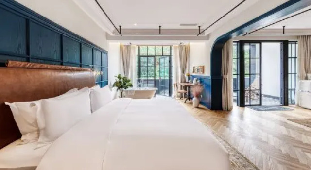 Люкс Busy koala Weeknd Hotel