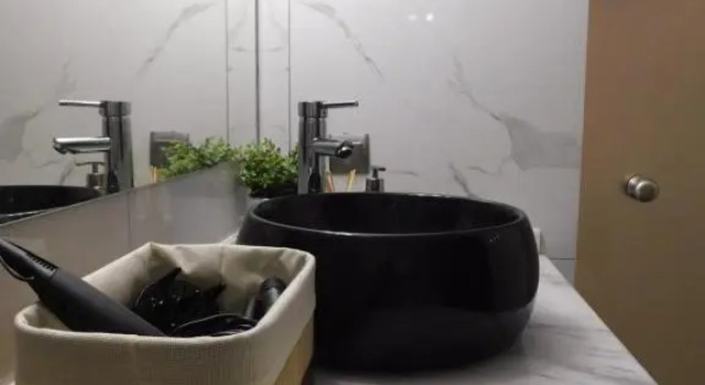 Brand New Studio 4, Book Hotel  