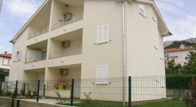 Apartment Pavlaković, Prenota Appartamento Hotel a Isole Quarnerine con parcheggio, Parcheggio
