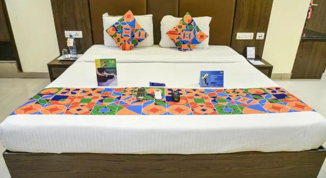 Номер Deluxe OYO 6648 Hotel Royal Residency