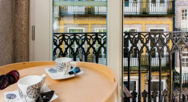 Cardosas Charming Apartment with Balconies, Забронировать Апартаменты/квартира Отели Порту с парковкой, рядом с Rua de Miguel Bombarda, Парковка