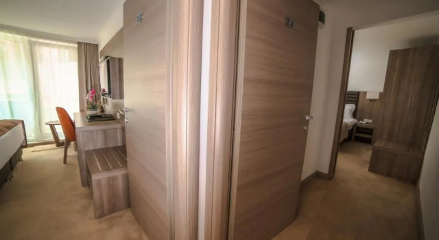 O podwyższonym standardzie pokój Hotel Saturn