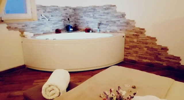 Balconies Overlooking the sea Deluxe Room With Whirlpool