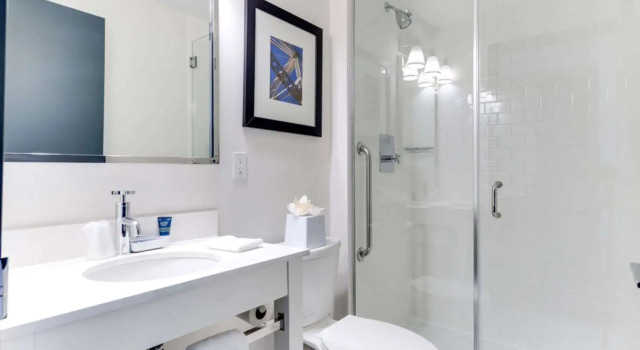 Двухместный номер Corner with Manhattan view Vista LIC Hotel, Premier Collection by Best Western
