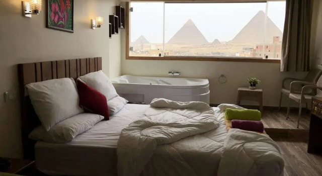 Sun Pyramids View Inn