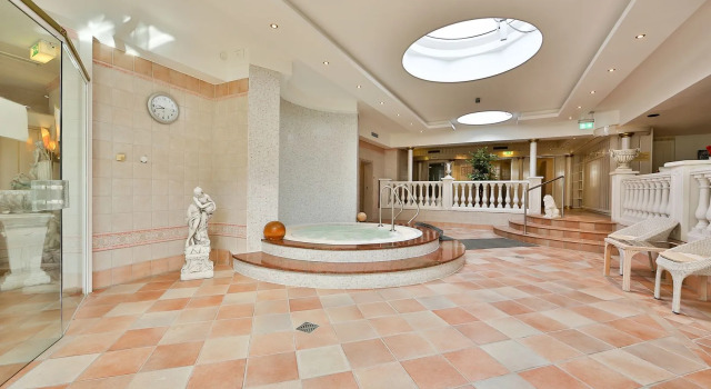 Golf- und Wellnesshotel Amtsheide, Забронировать Отель Бад-Бевензен Люнебургская пустошь, рядом с Тропа по вершинам деревьев